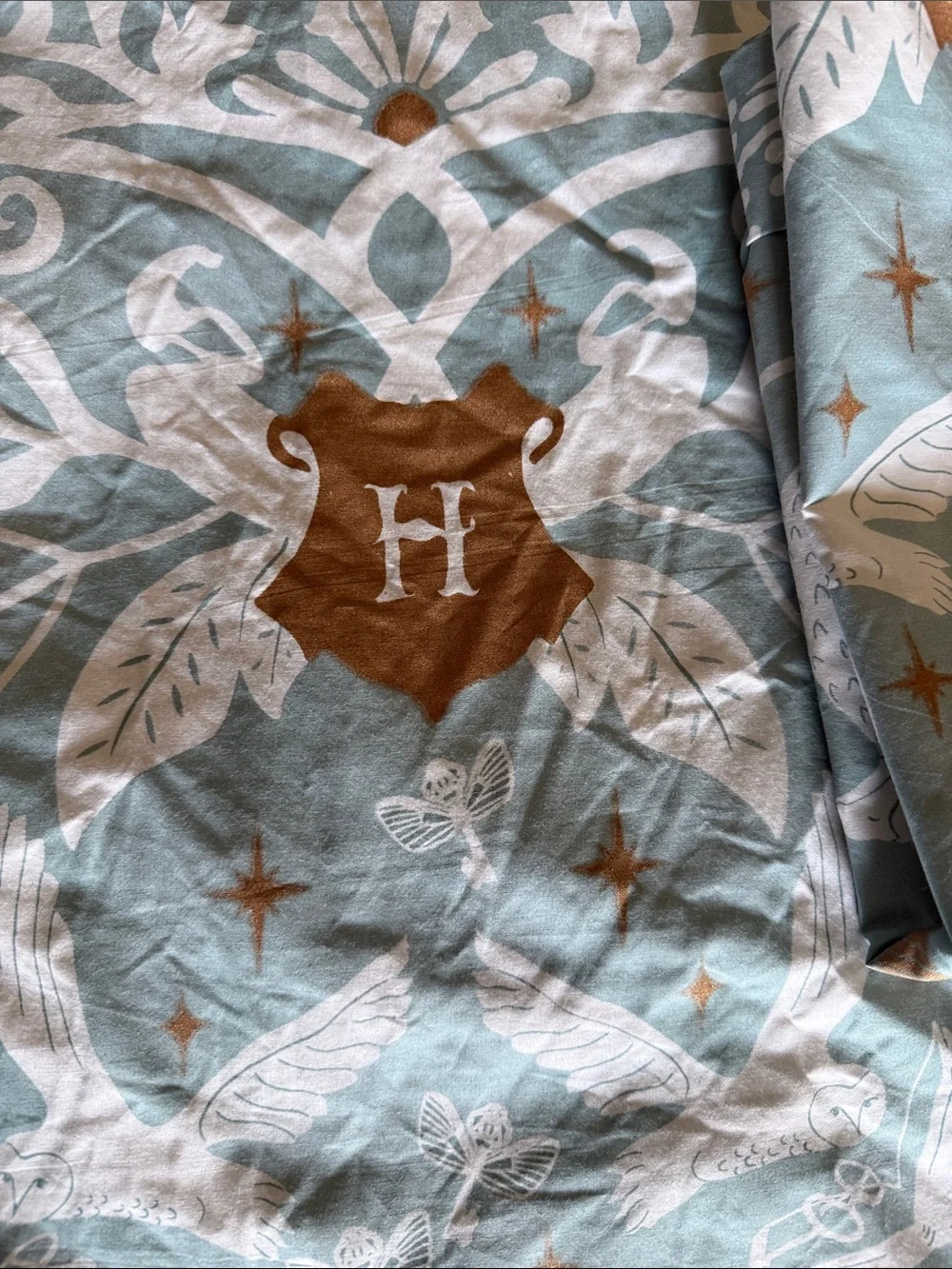 Pottery Barn Teen Aqua, White & Gold Emblem Printed Sheet Set with pillow